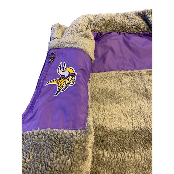 New with Tags NFL Team Apparel Women’s Extra Small Vikings Vest - Picture 6 of 13